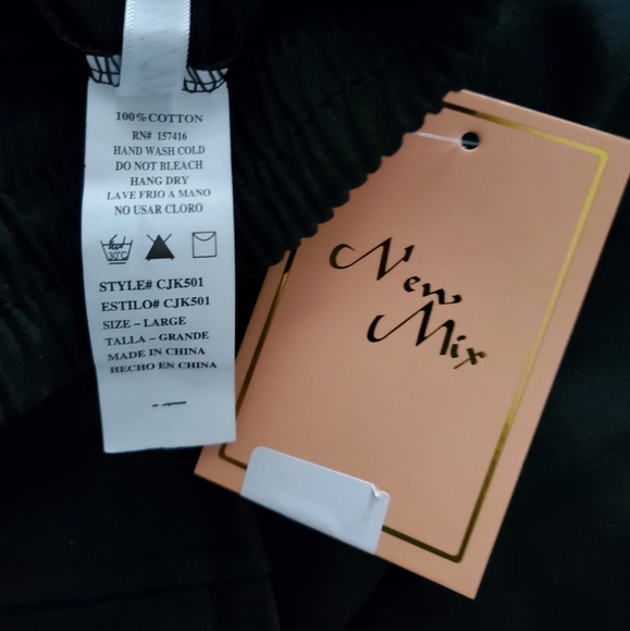 NWT Black cargo pants - Picture 3 of 4